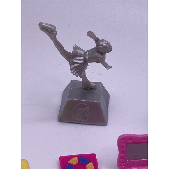 Barbie Doll Accessories Lot (coffee, Trophy, Food, And More) - Picture 8 of 8